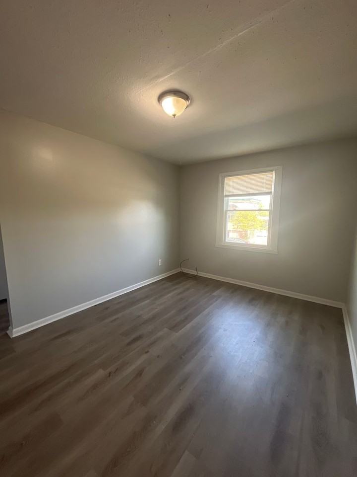 1037 1037 Db Todd Blvd #11 - Photo 3 of 5