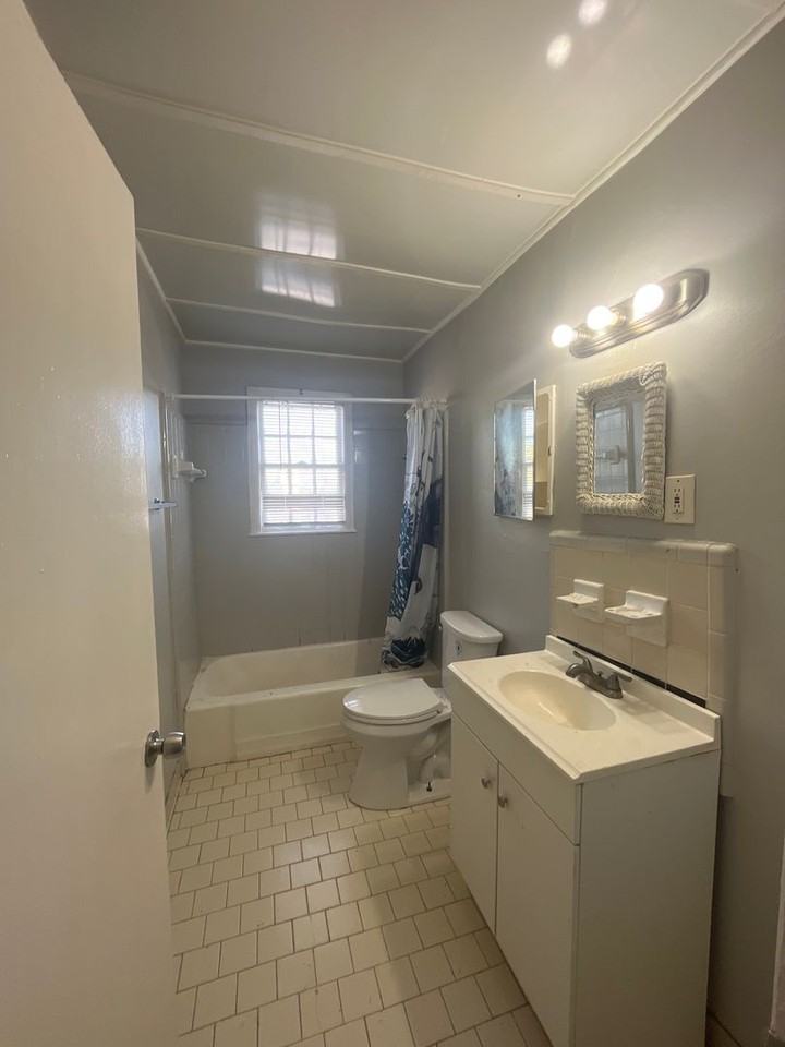 1037 1037 Db Todd Blvd #11 - Photo 5 of 5