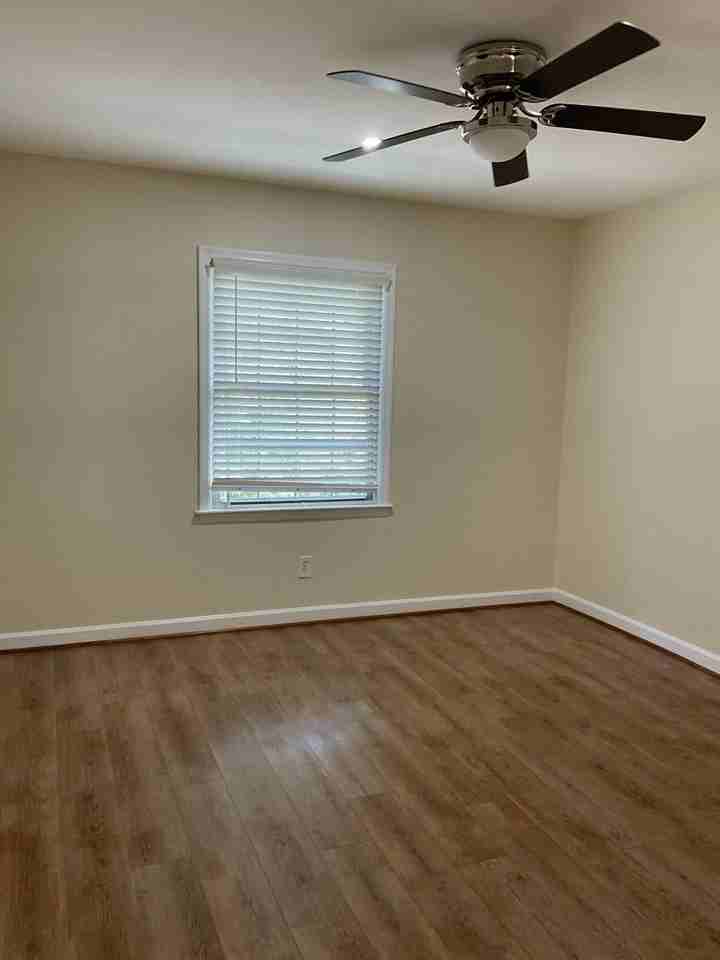 113 N Edgemont Ave Apt C - Photo 5 of 10