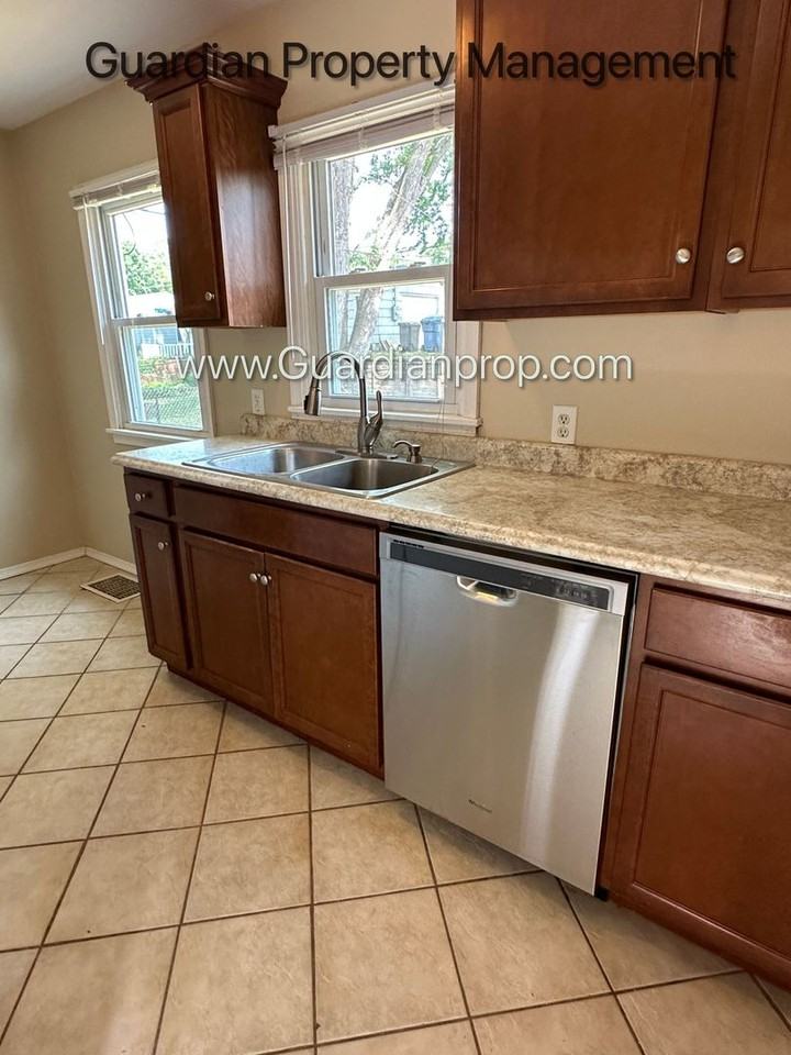 5841 Vincent Ave S - Photo 2 of 23