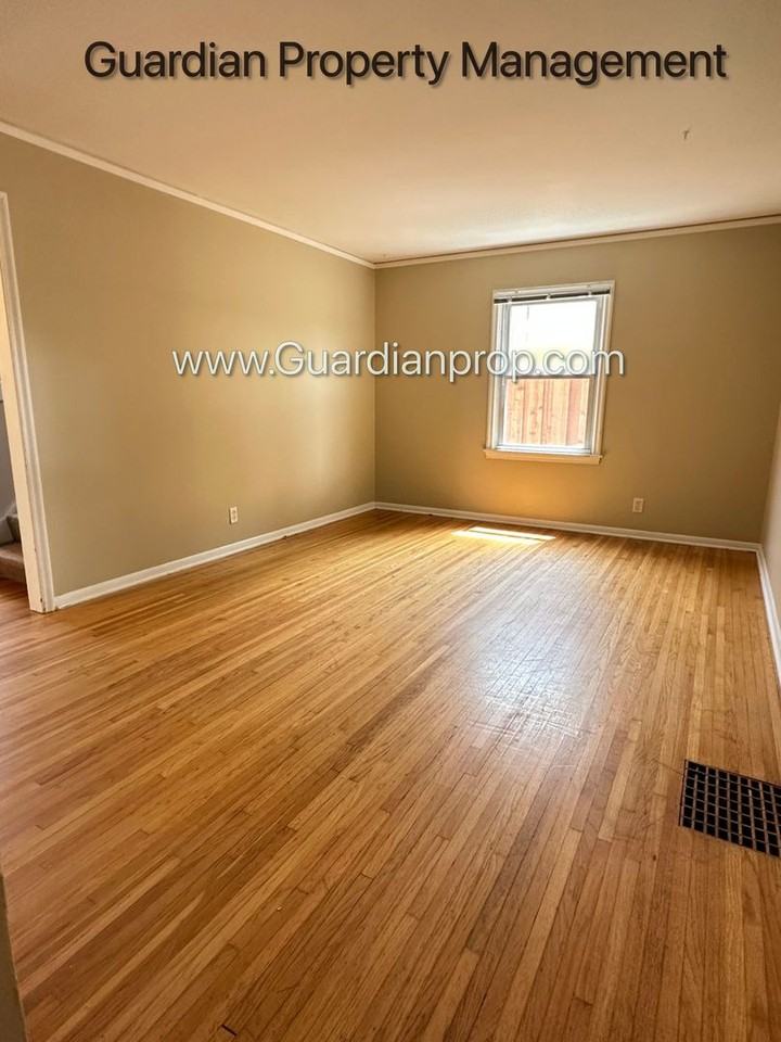 5841 Vincent Ave S - Photo 7 of 23