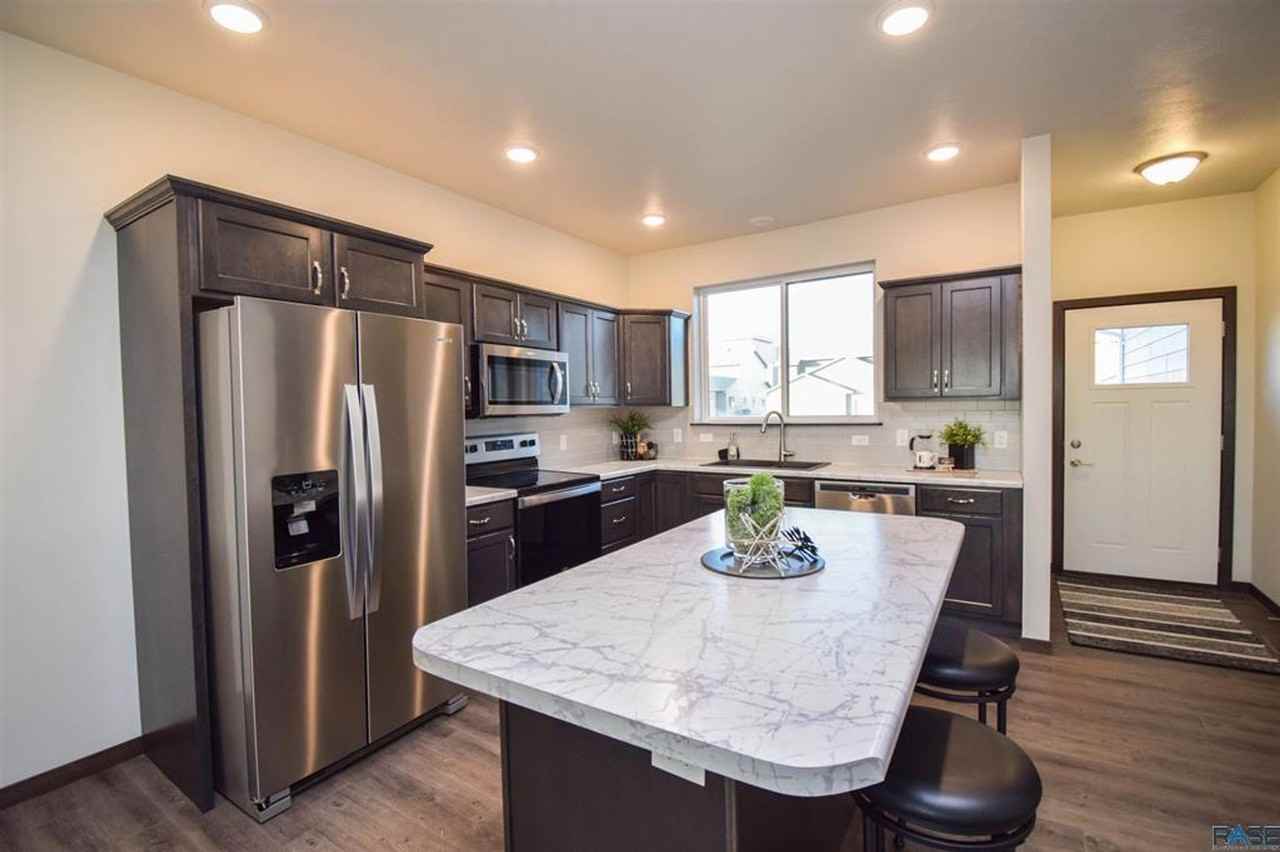 7303 E 45th St - Photo 2 of 21