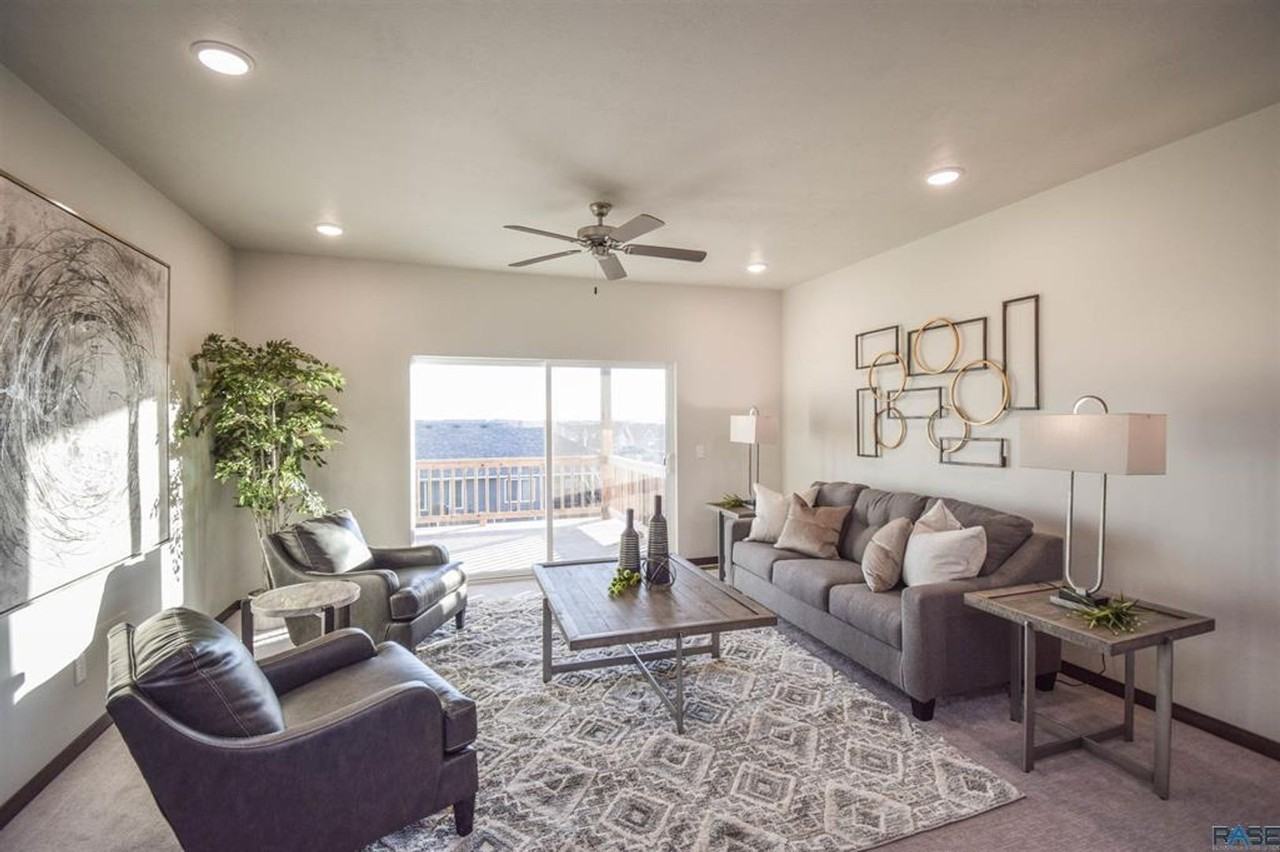 7303 E 45th St - Photo 3 of 21