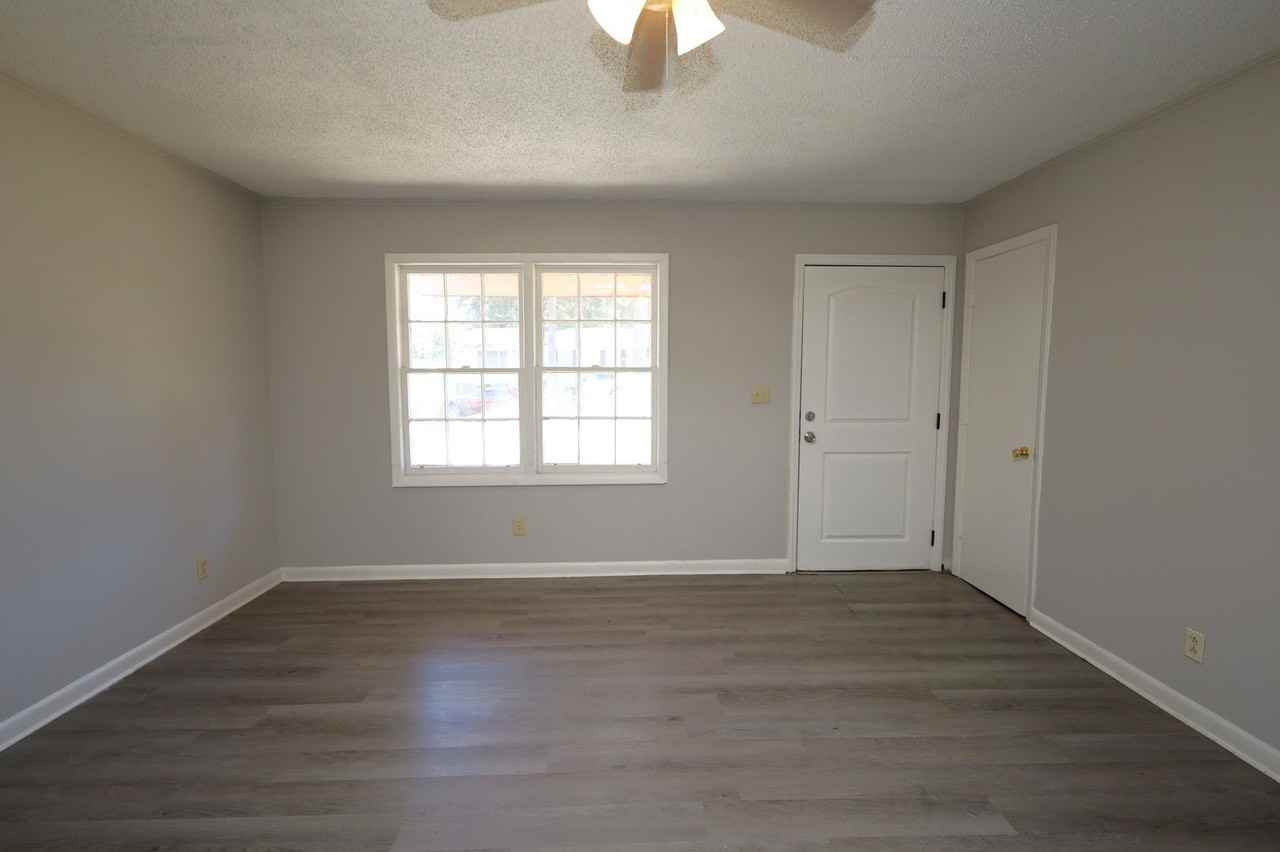 612 Scott Drive - Photo 2 of 9