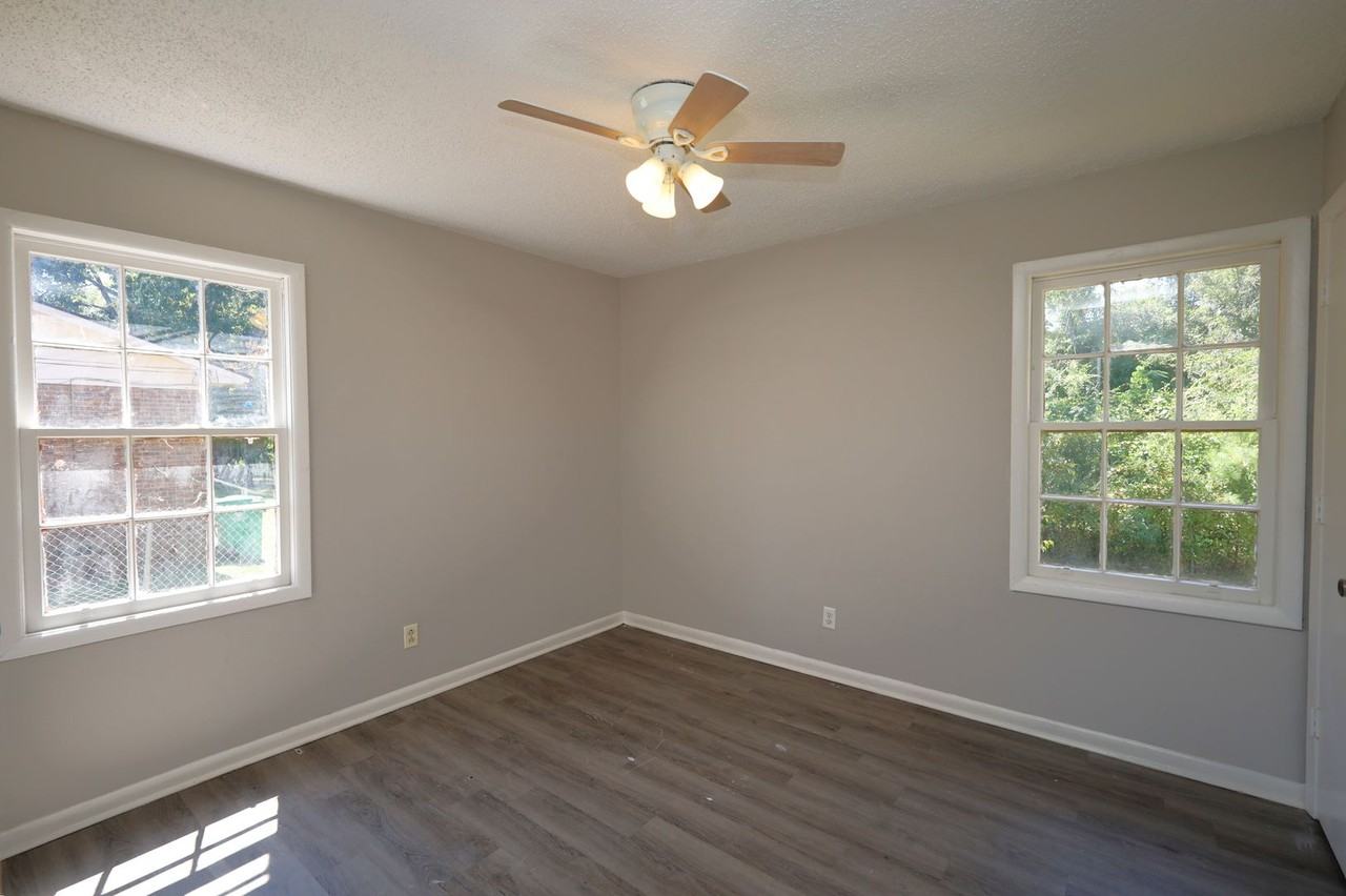 612 Scott Drive - Photo 4 of 9