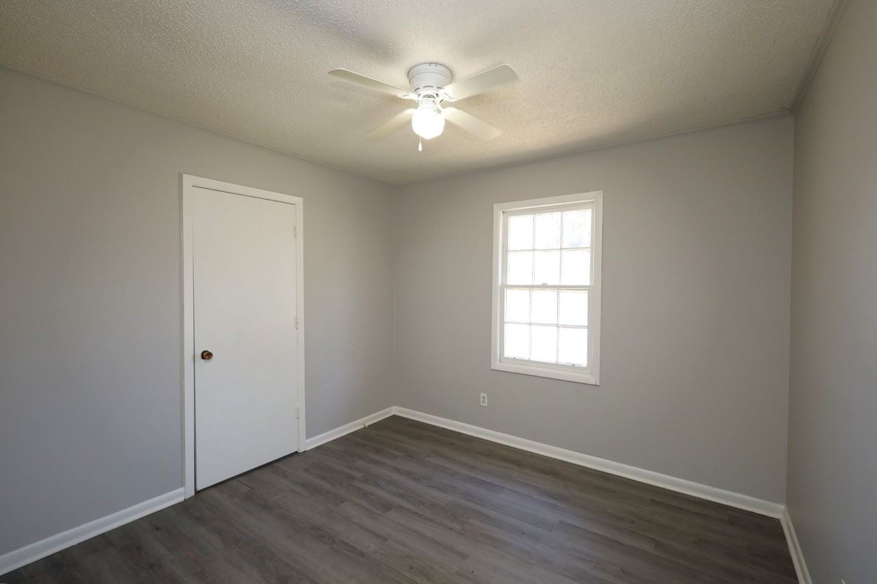 612 Scott Drive - Photo 5 of 9