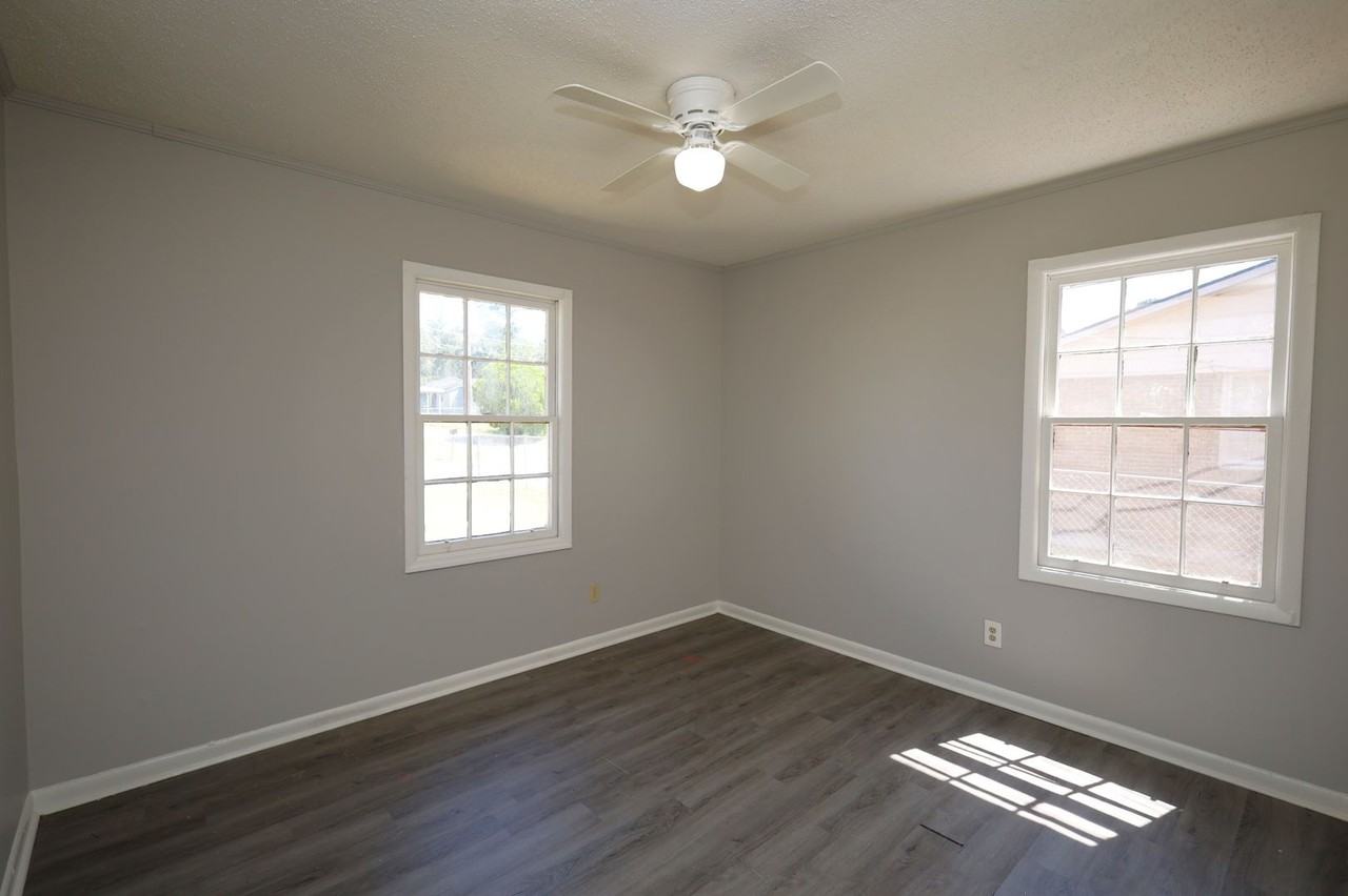 612 Scott Drive - Photo 7 of 9