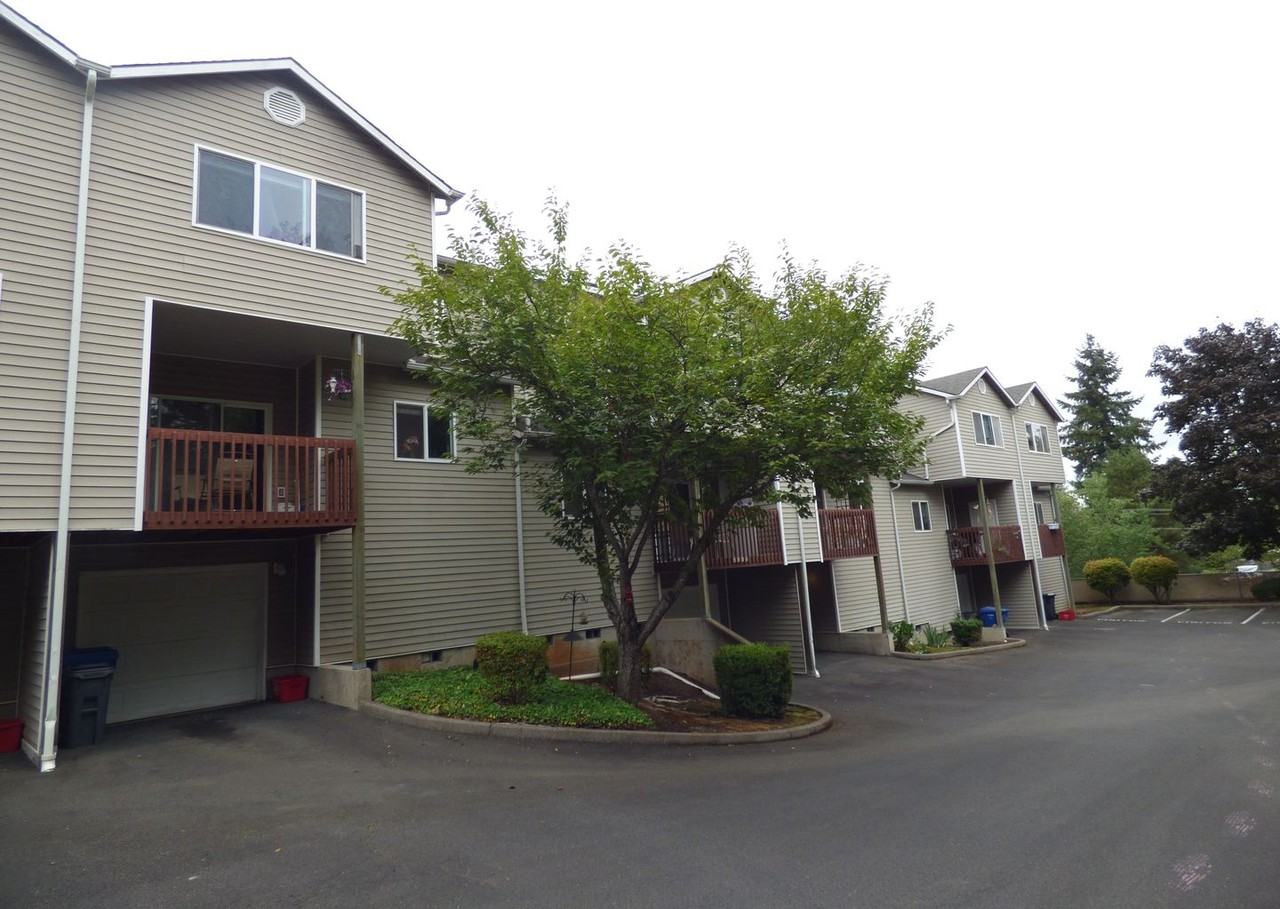 1538 Madelyn Avenue Southeast - Photo 2 of 27