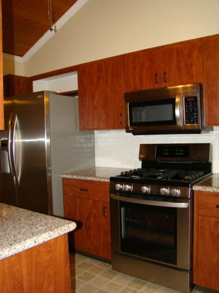 606B Millich Dr - Photo 4 of 9
