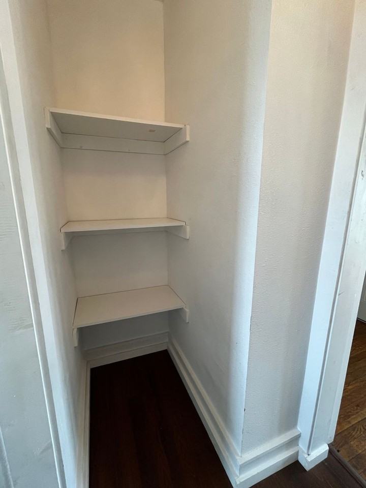 505 Wellington St - Photo 4 of 13