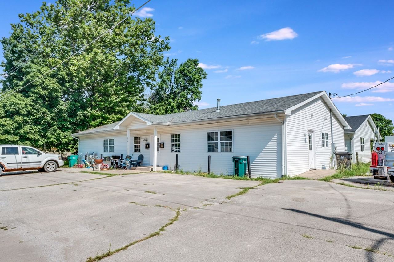 214 E Wilson St - Photo 2 of 25