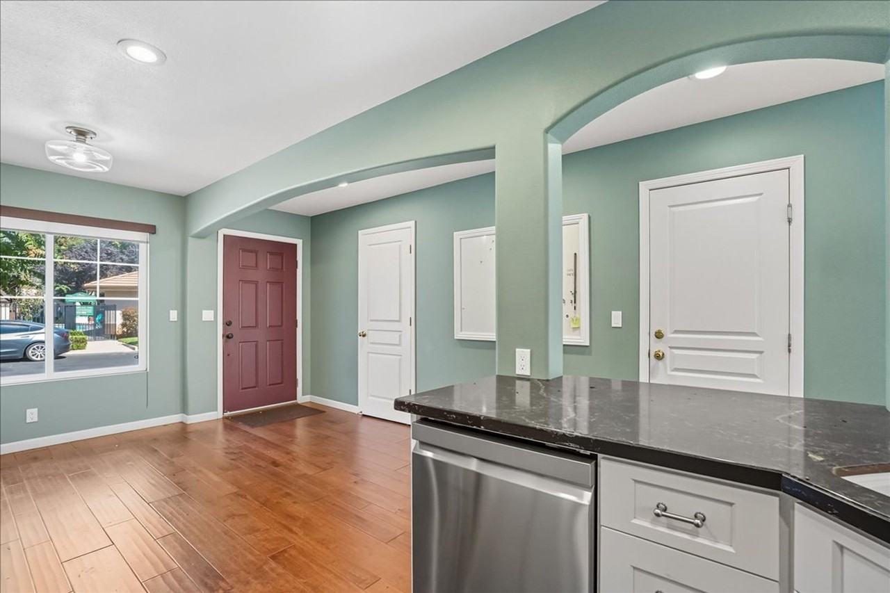 3224 Via Verdi Terrace - Photo 4 of 29