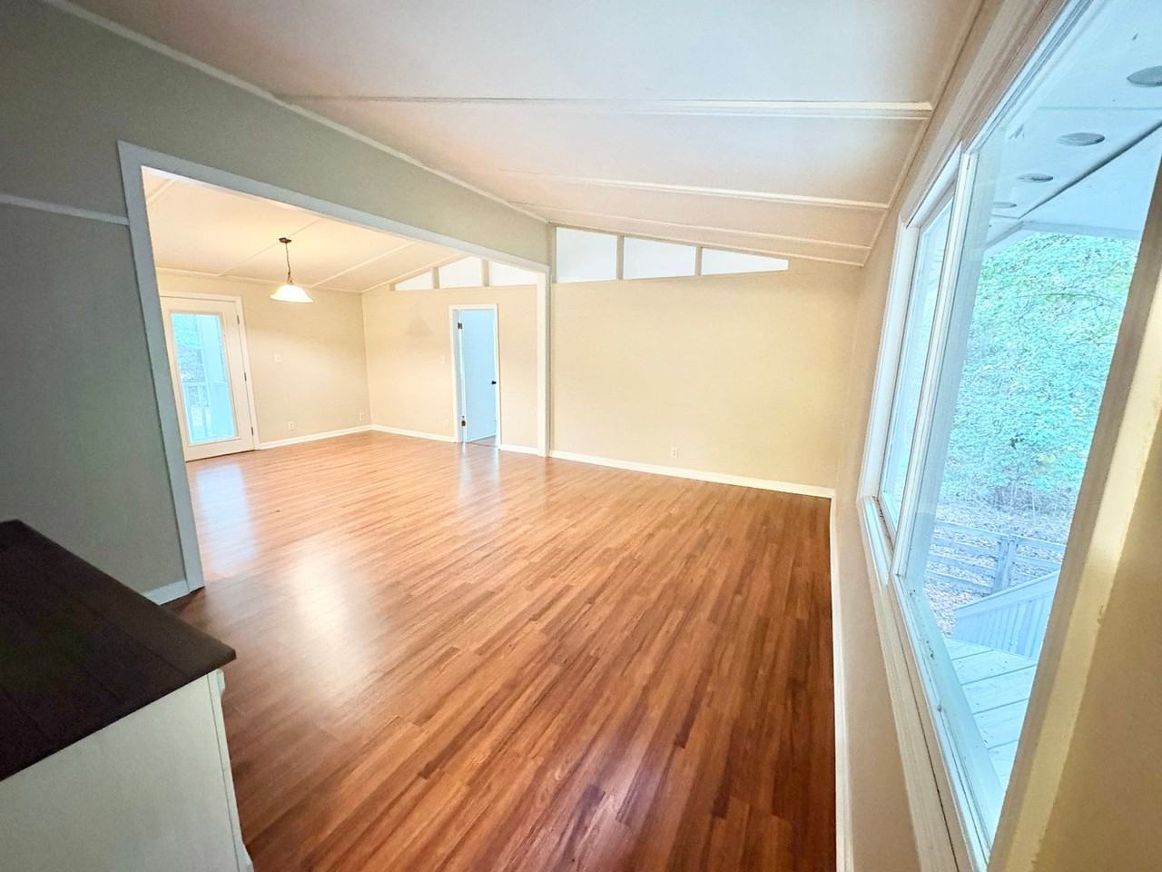 435 Sherwood Road - Photo 6 of 34