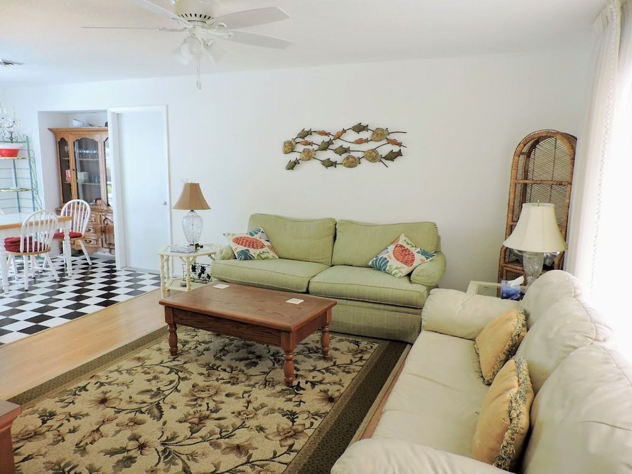 221 Malvern Dr - Photo 3 of 10