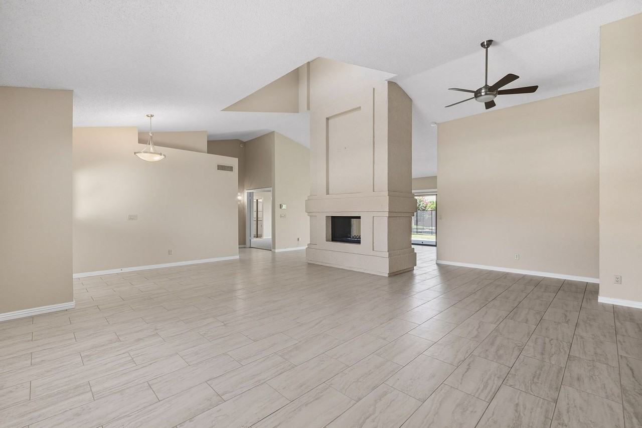 10585 E San Salvador Dr - Photo 2 of 43