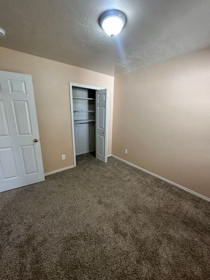 4258 S Glenmere Way - Photo 4 of 28