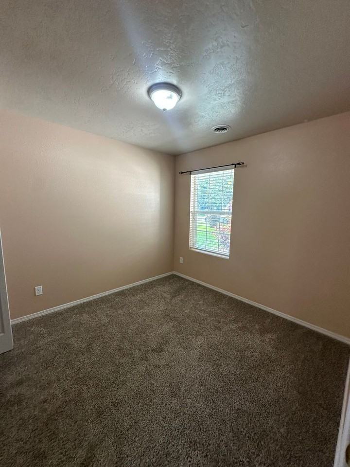 4258 S Glenmere Way - Photo 5 of 28