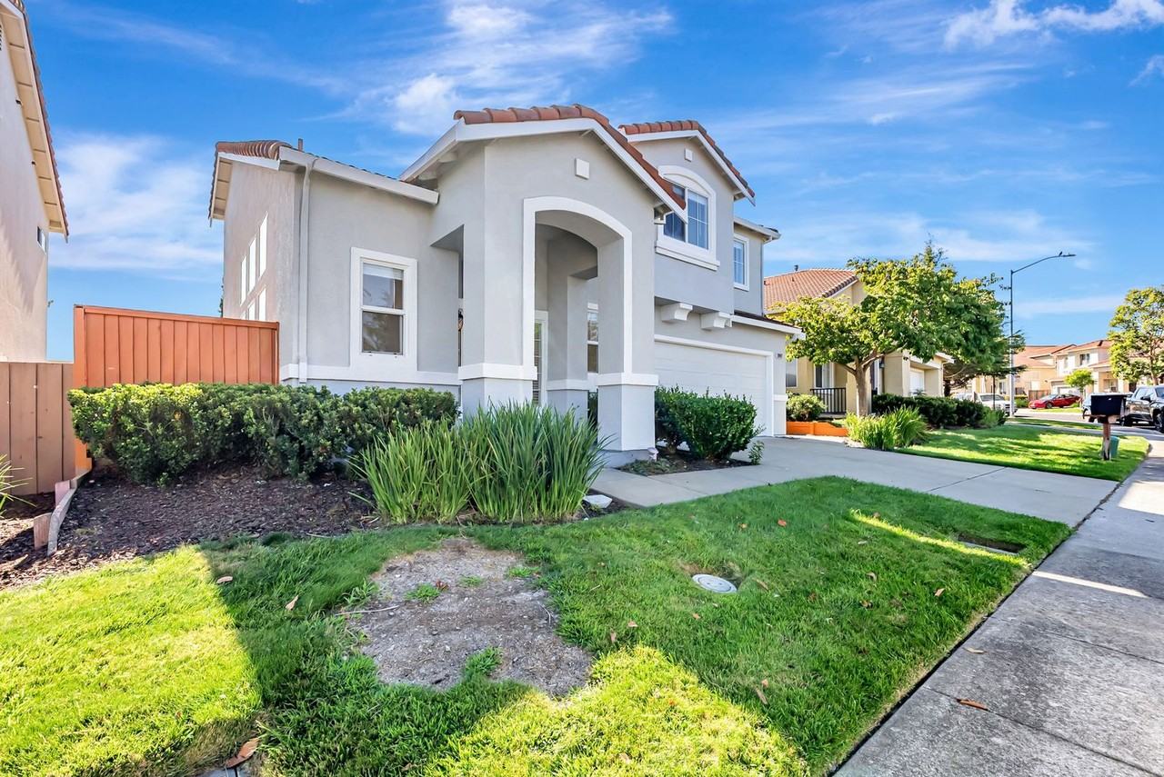 3942 Selmi Grv - Photo 2 of 35