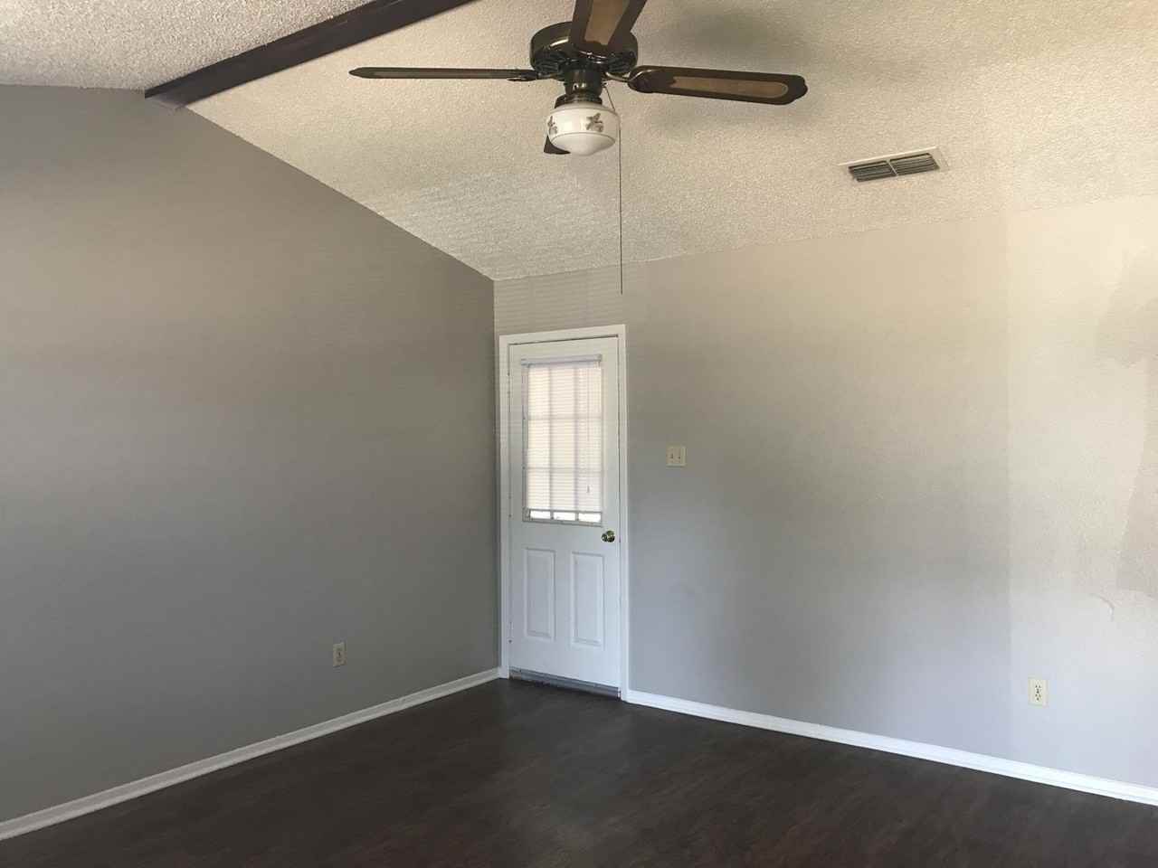 136 Jester Cir - Photo 2 of 21