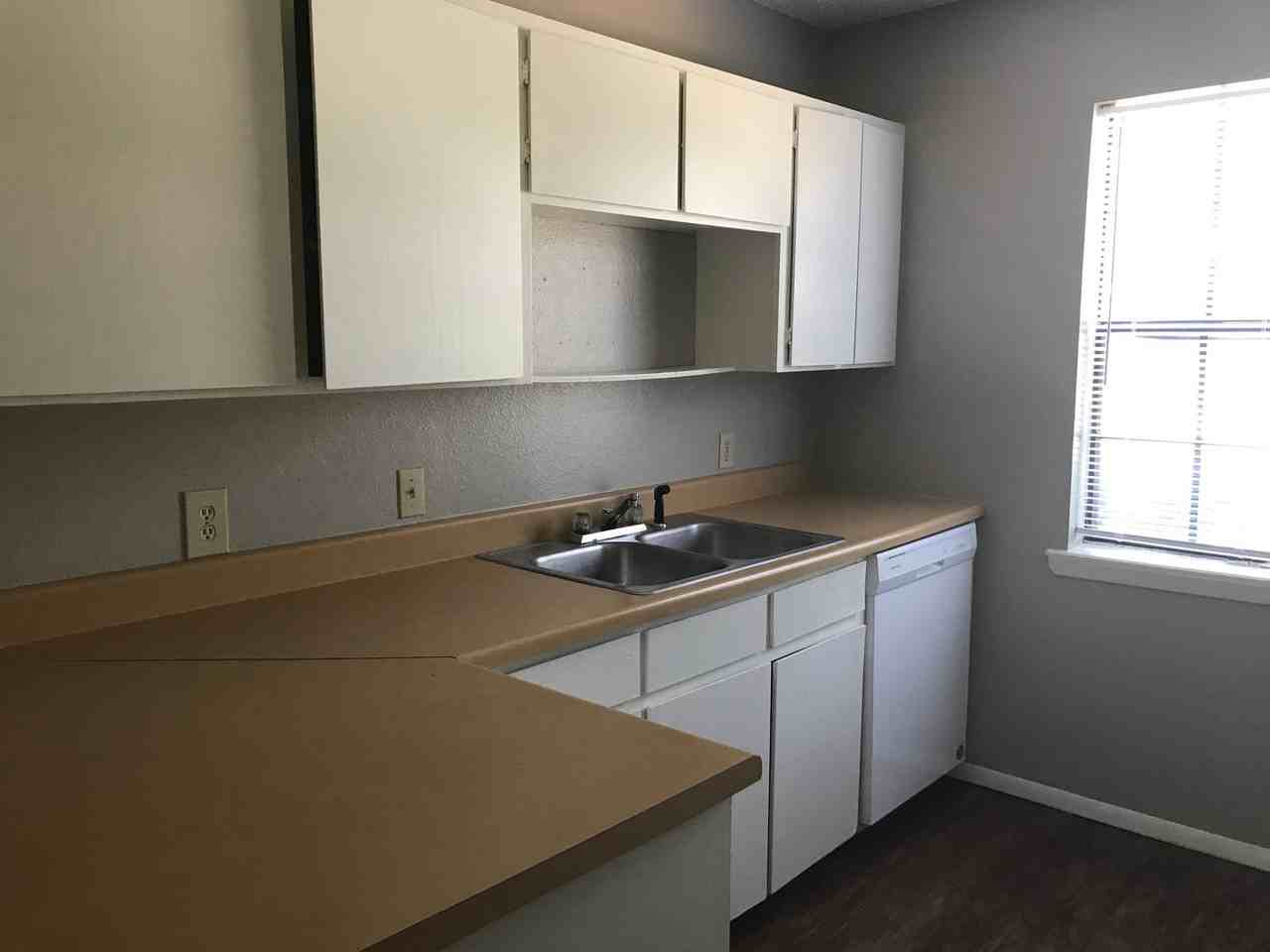 136 Jester Cir - Photo 4 of 21