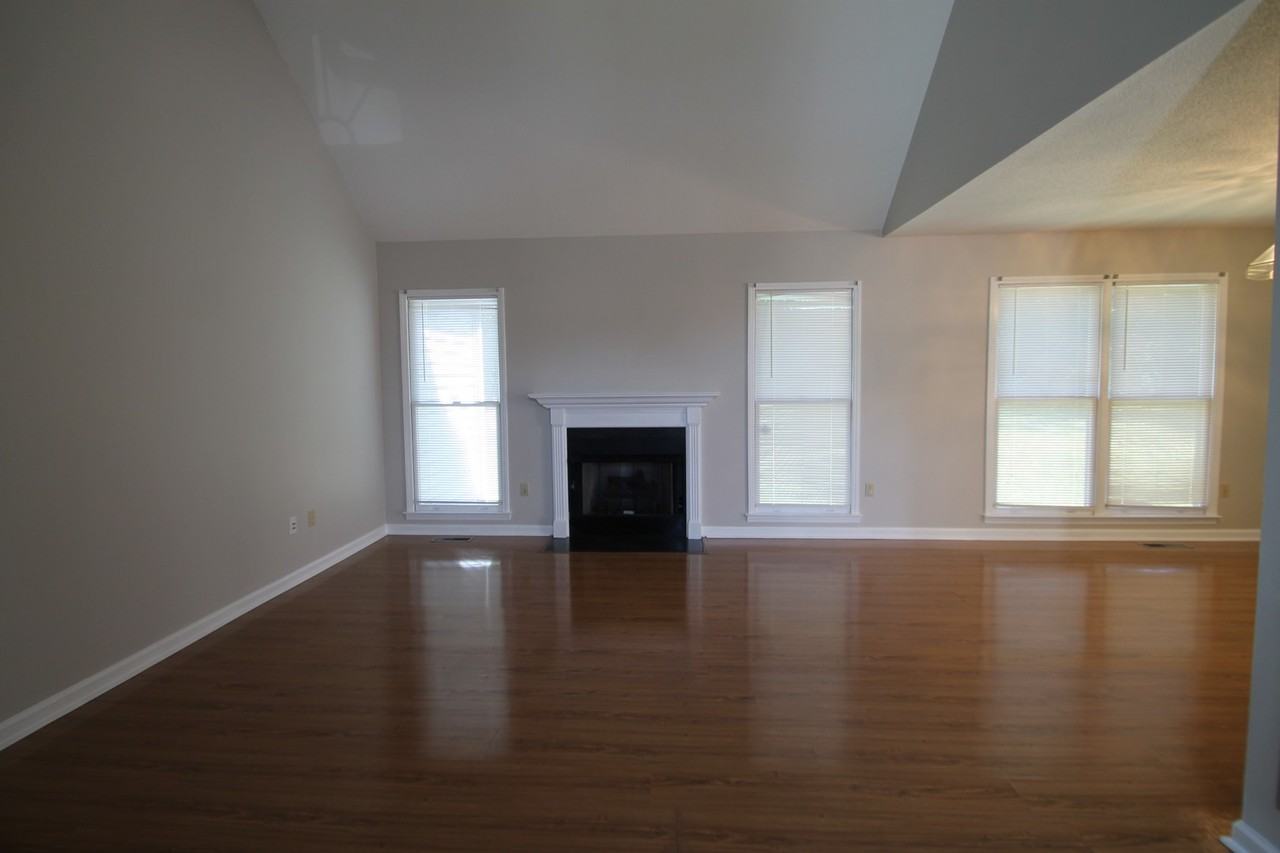 1663 1663 Amanda Lane - Photo 5 of 24