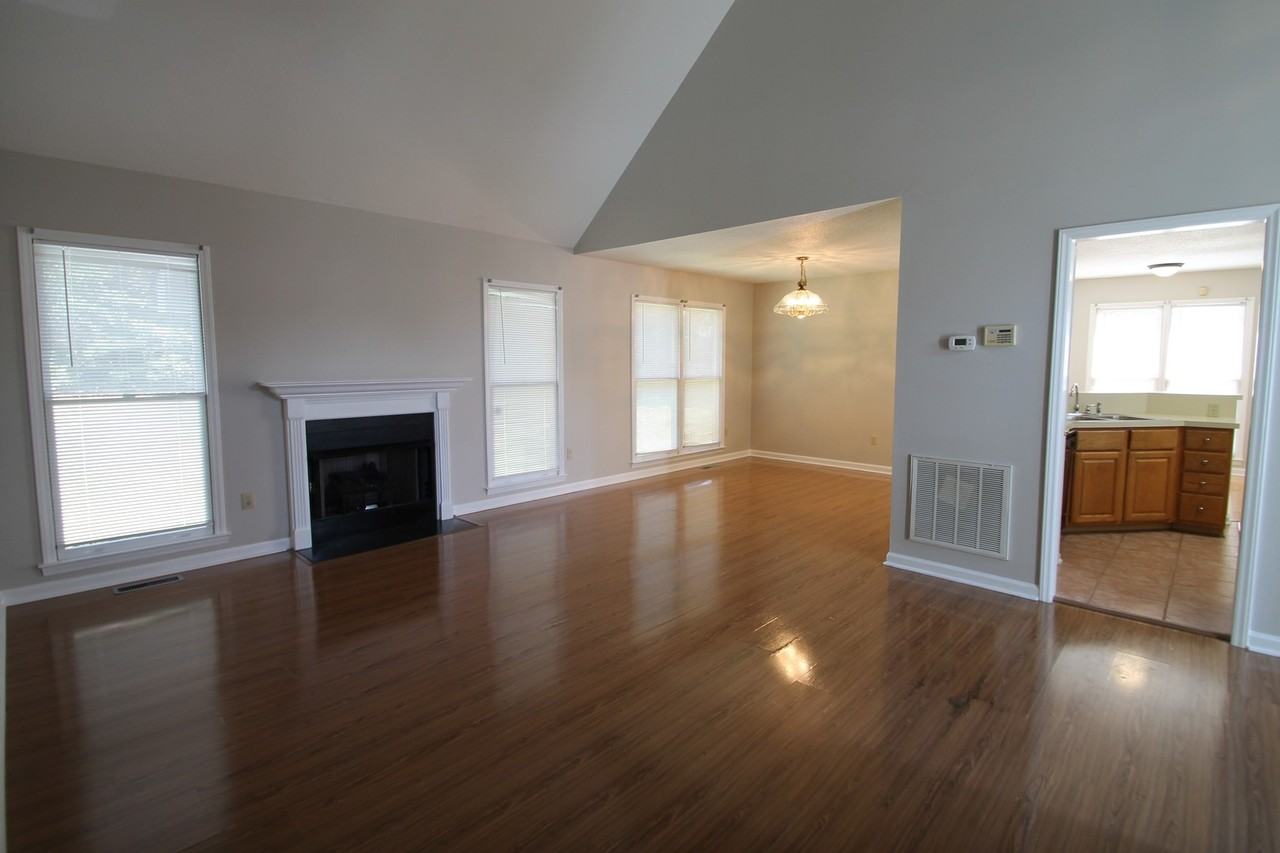 1663 1663 Amanda Lane - Photo 6 of 24