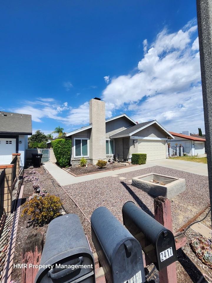 2417 E Gloria St - Photo 2 of 50