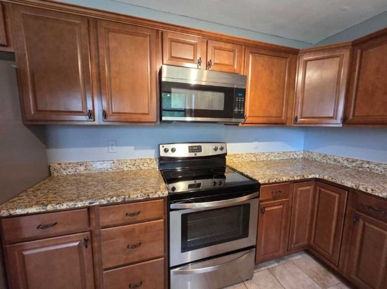 112 Broadmoor Dr - Photo 6 of 15