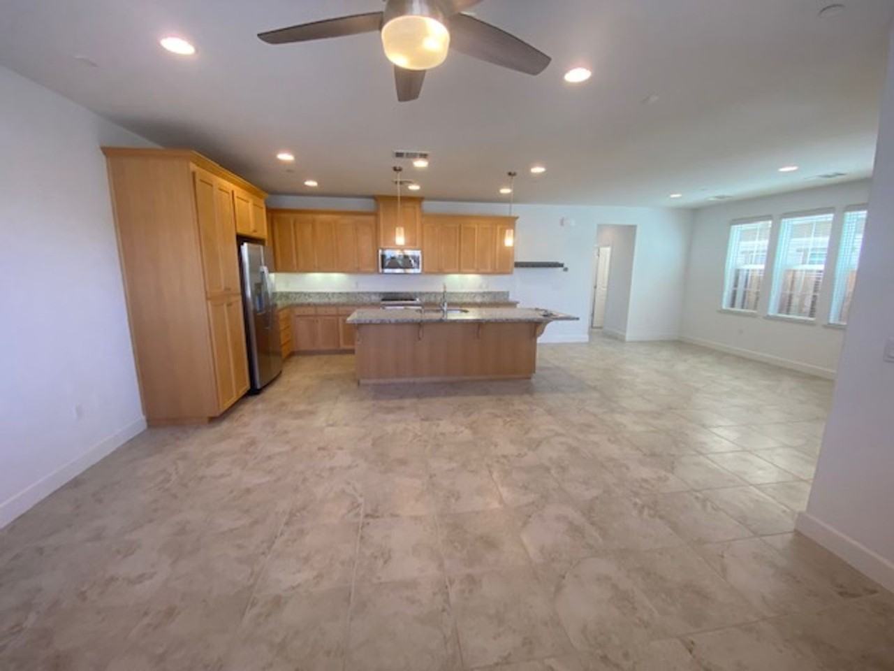 206 9th St - Photo 3 of 27