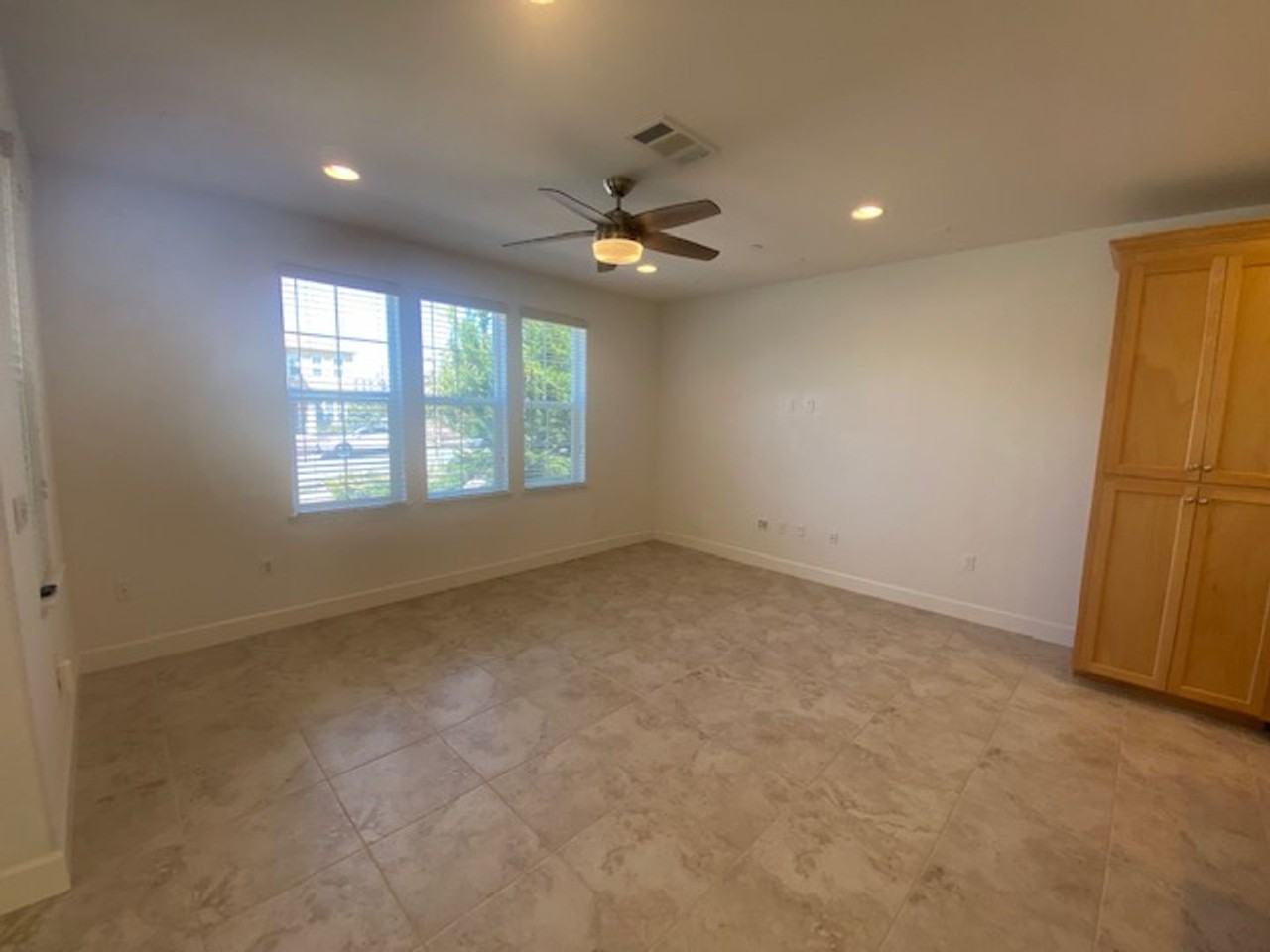 206 9th St - Photo 5 of 27