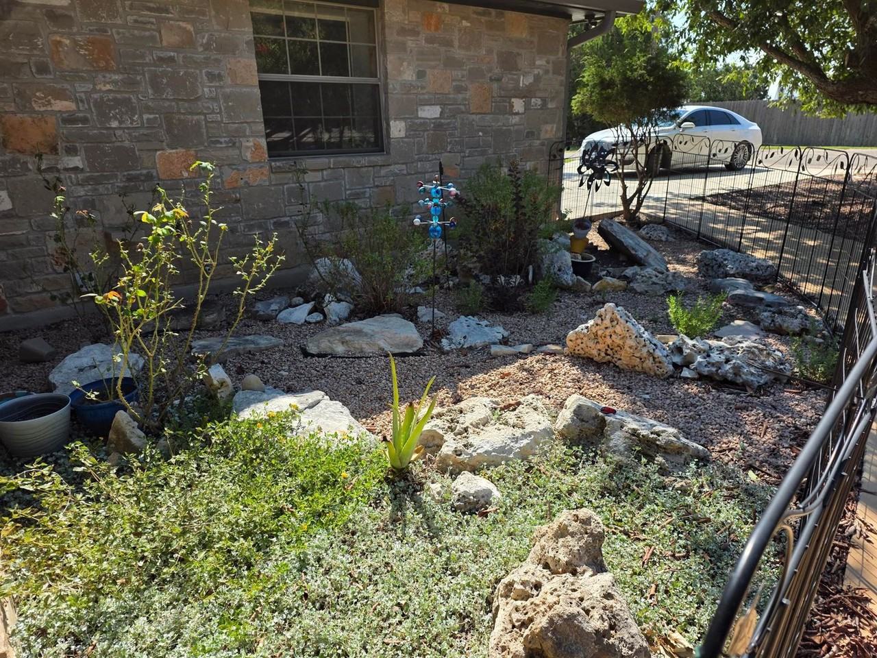 123 Sam Houston Dr - Photo 3 of 28