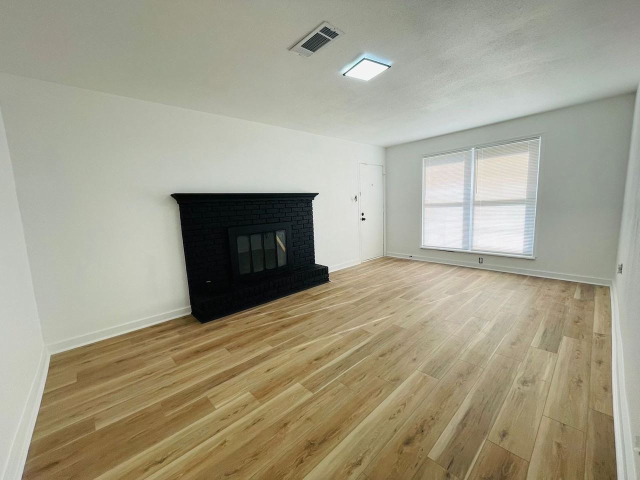 1900 Green Acres Rd - Photo 3 of 8