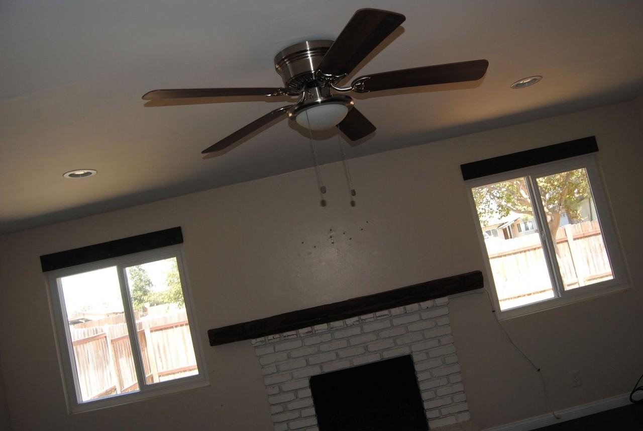 10429 Enger St - Photo 3 of 9