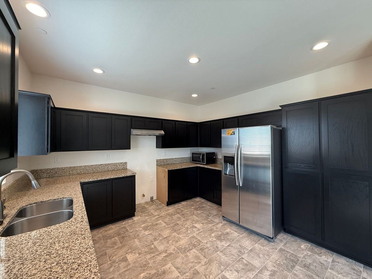 3628 Mt San Gorgonia Ave - Photo 7 of 28