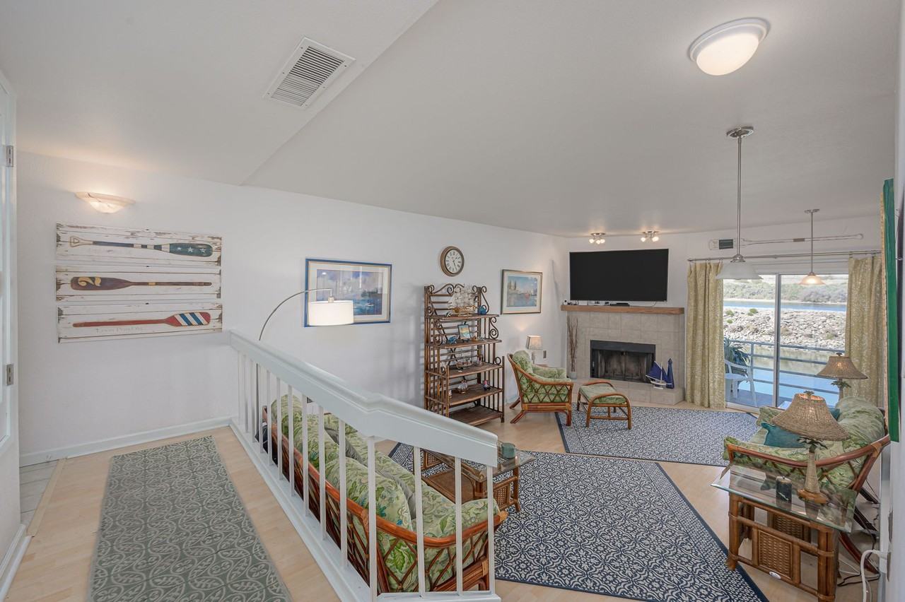 1800 1800 Clubhouse D30 - Photo 6 of 34