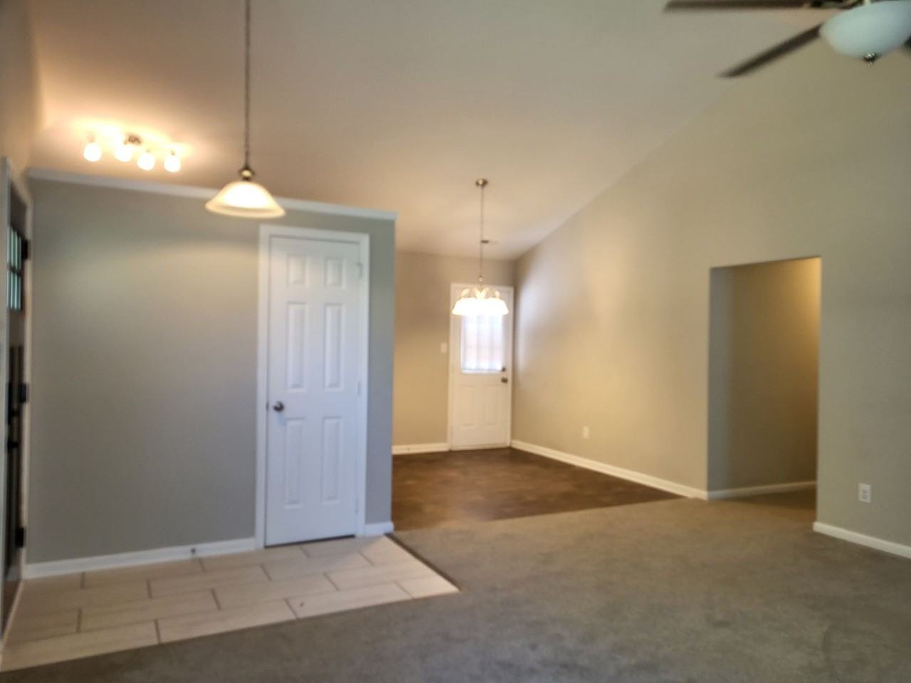 7731 Ivy Hollow Dr - Photo 3 of 17