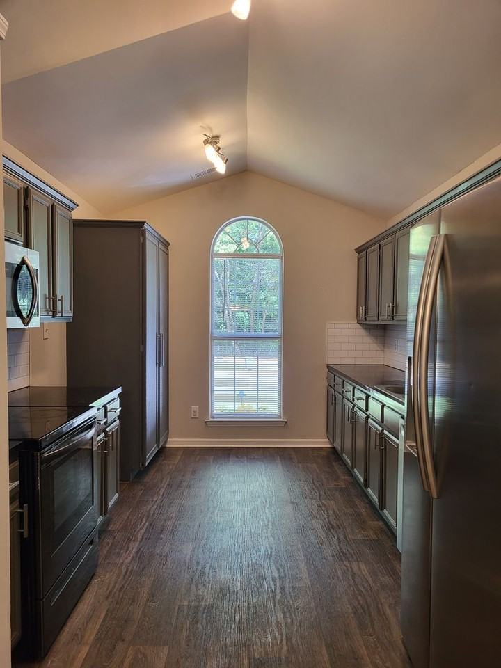 7731 Ivy Hollow Dr - Photo 5 of 17