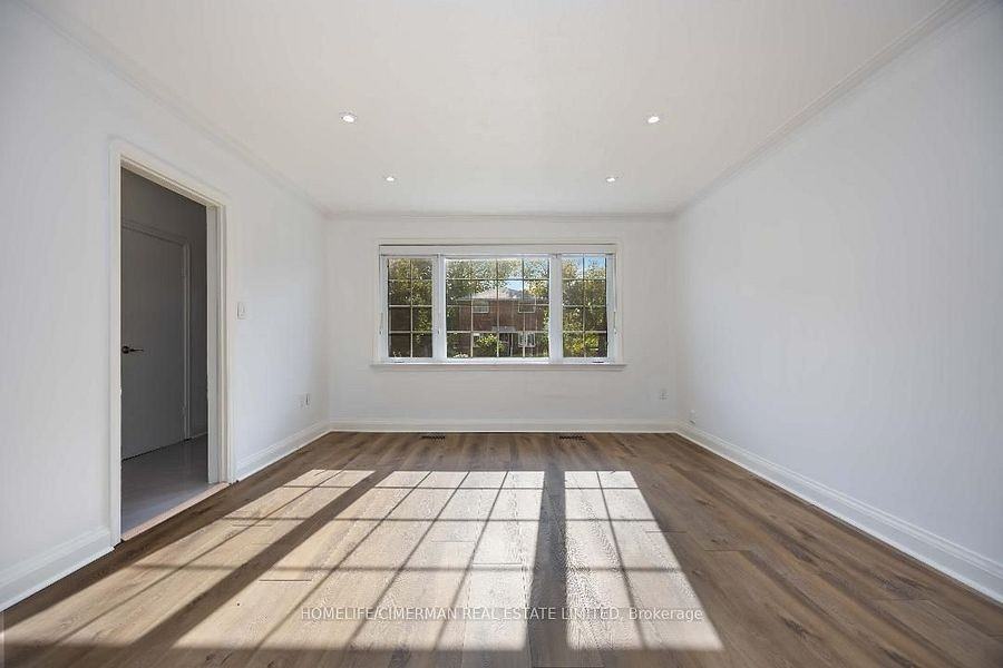 112 Meighen Avenue - Photo 2 of 9