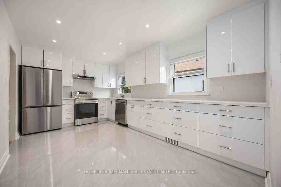 112 Meighen Avenue - Photo 3 of 9