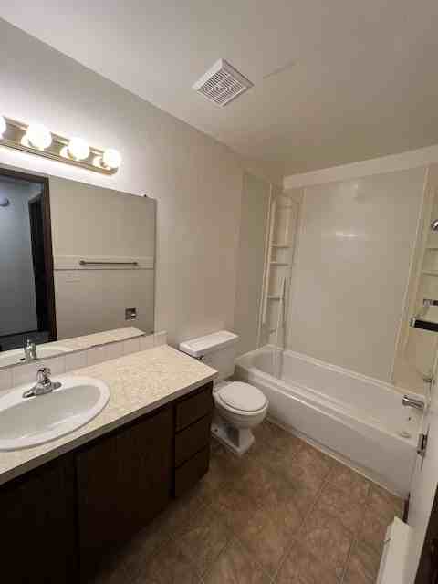 419 East Hawthorne Road #36 - Photo 5 of 6