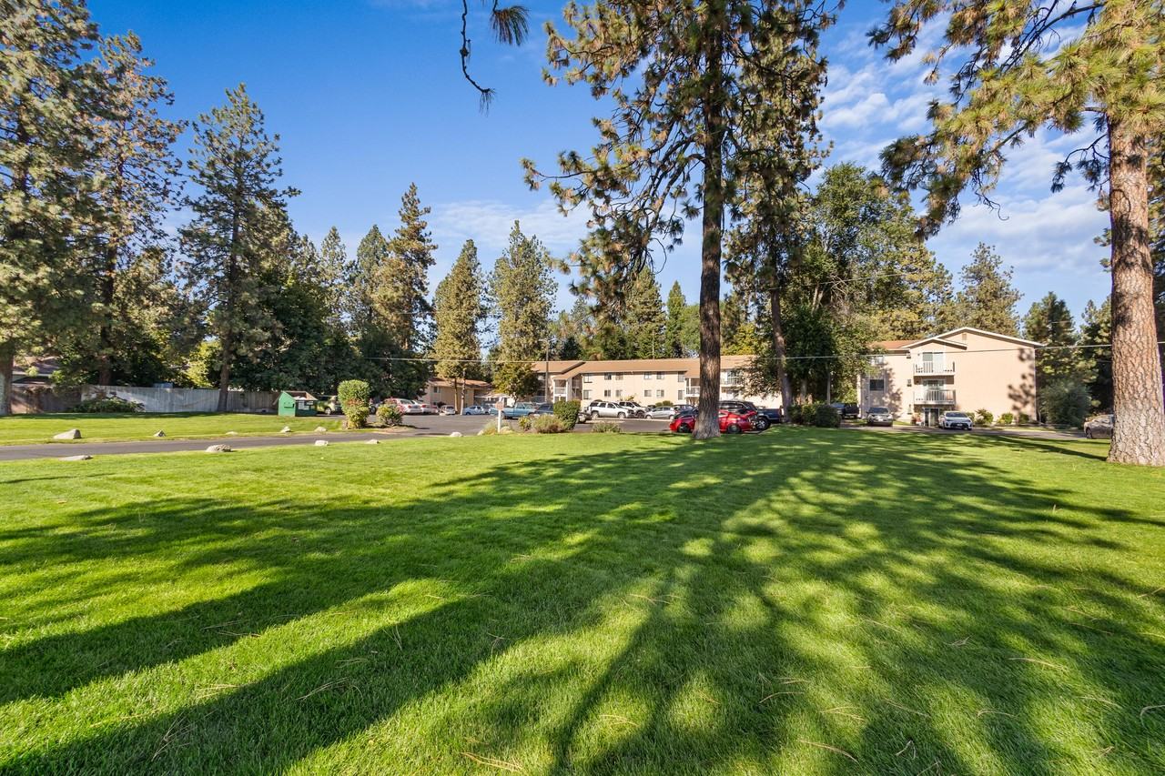 419 East Hawthorne Road #36 - Photo 6 of 6