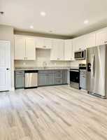 featured image of Maid Marian Ln #1155