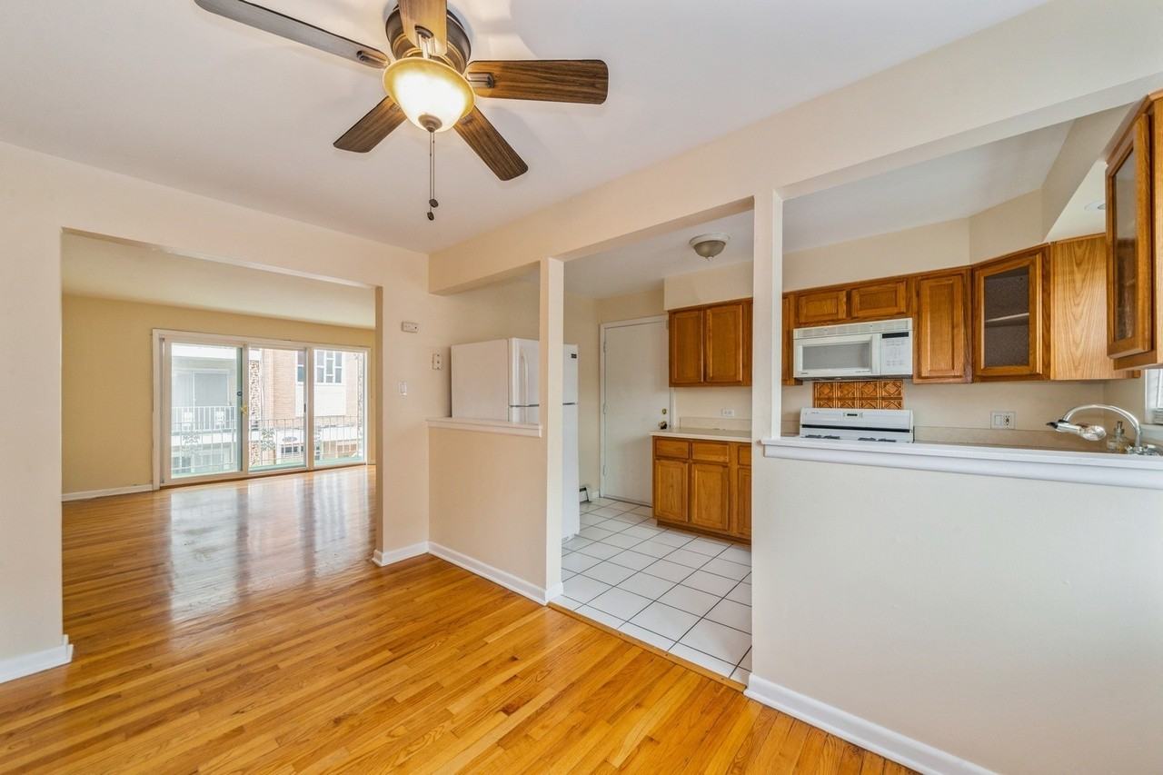 2334 West 111th Street #2 - Photo 4 of 10