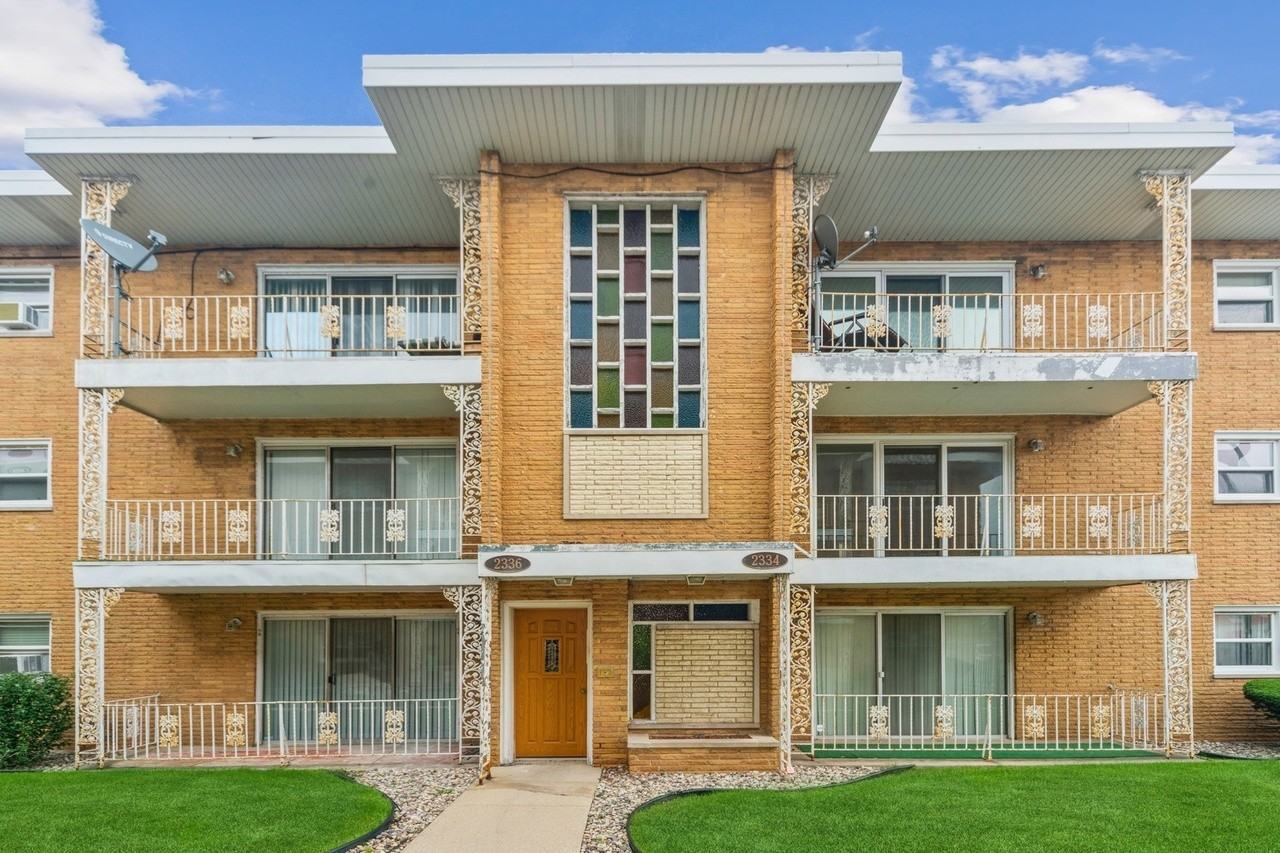 2334 West 111th Street #2 - Photo 6 of 10