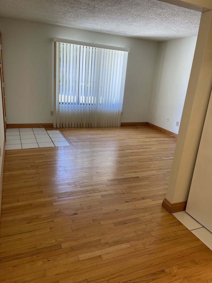 5017 Russell Street #8 - Photo 4 of 7