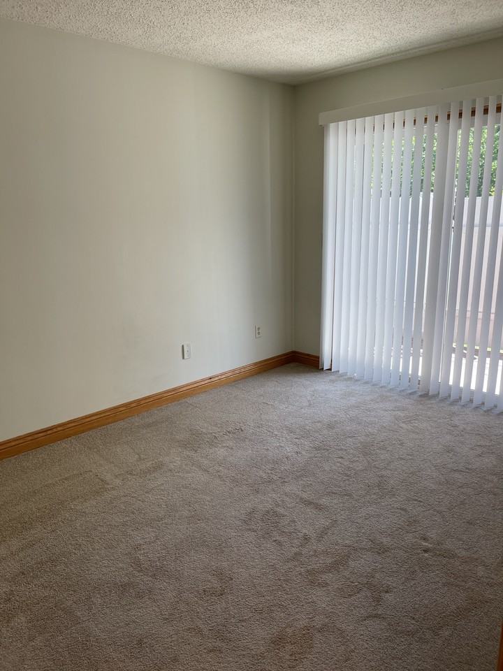 5017 Russell Street #8 - Photo 6 of 7