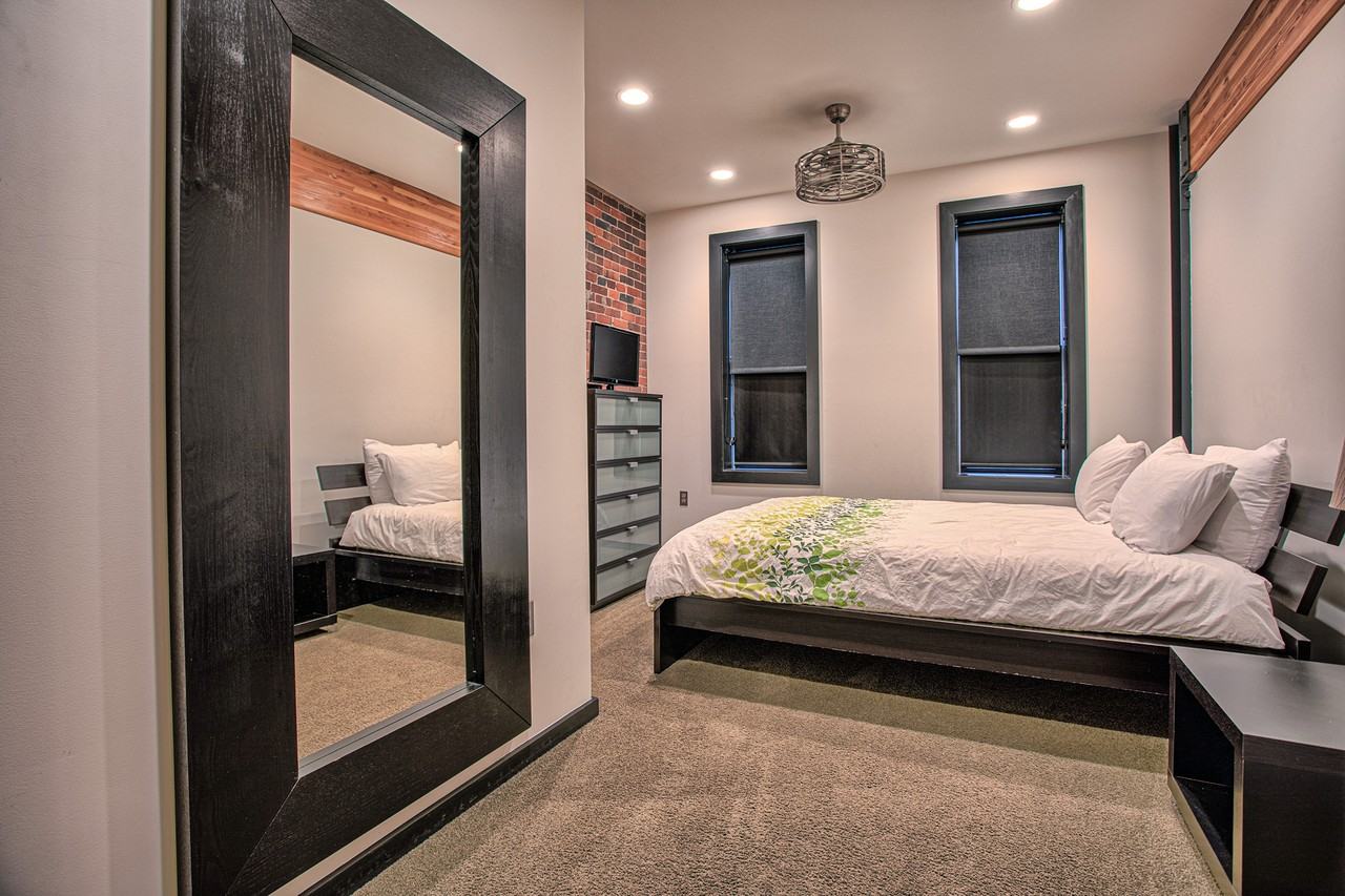 215 E 3rd St #2D - Photo 4 of 11