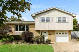 featured image of 7442 160th St