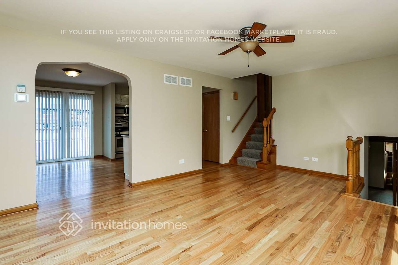 7442 160th St - Photo 6 of 18