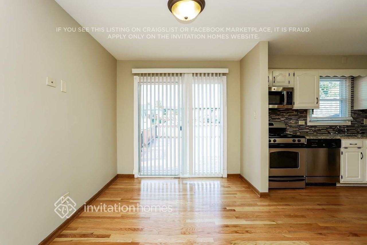 7442 160th St - Photo 7 of 18